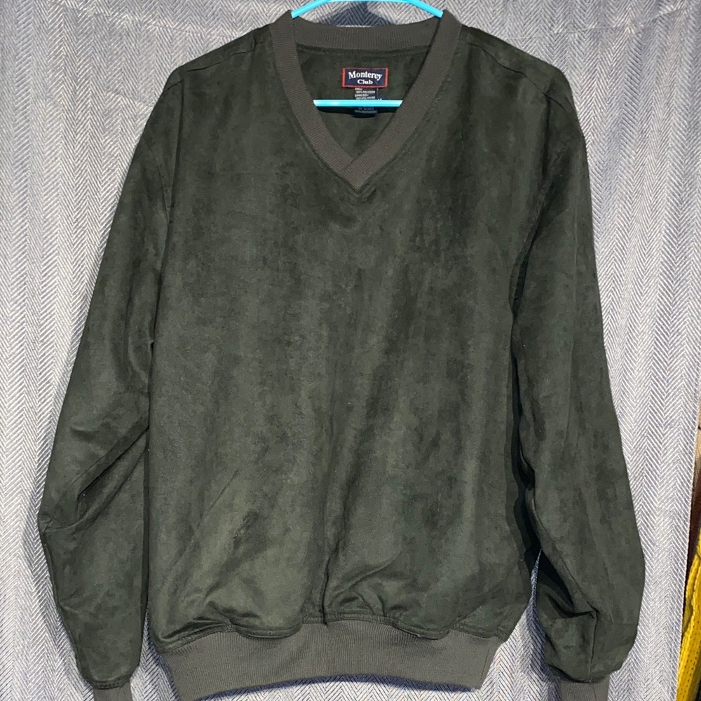 Moutrey Men's Dark Green V-Neck Sweater